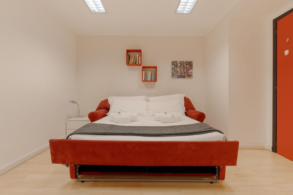Bed, Photo of the whole room, Bedroom