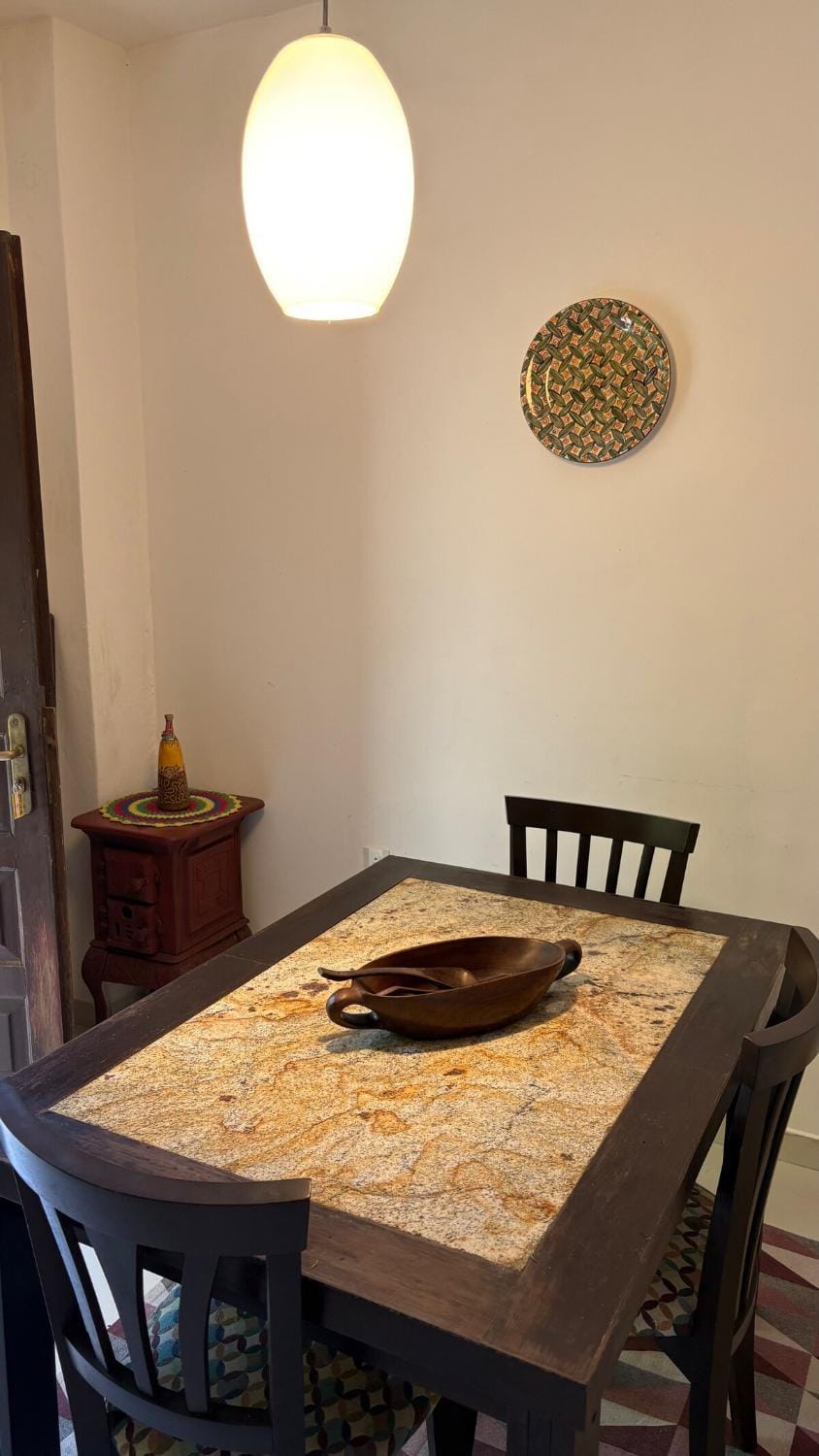 Seating area, Dining area