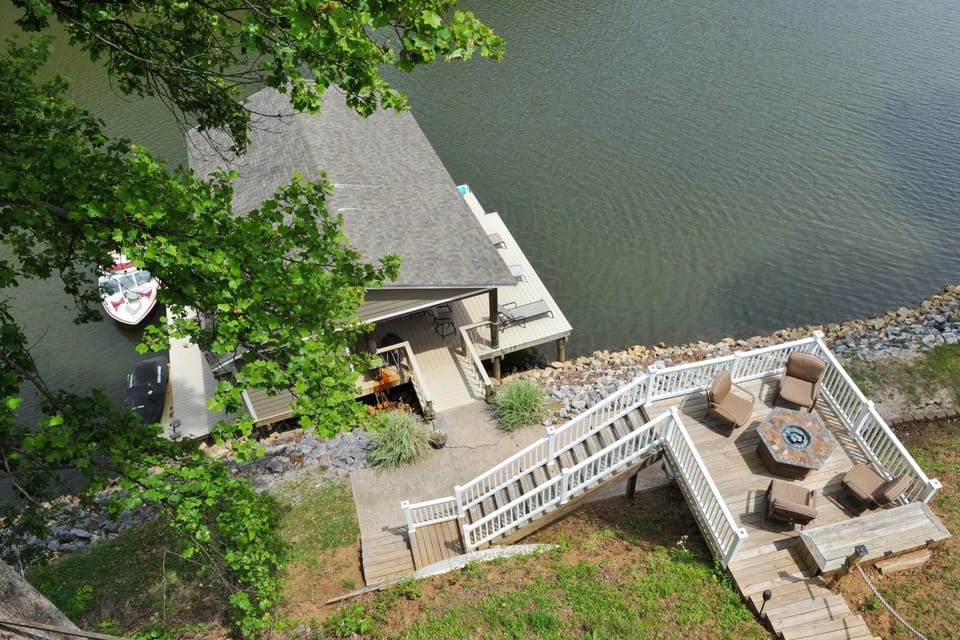 Private Hot Tub! Getaway on Smith Mountain Lake House in Smith Mountain Lake