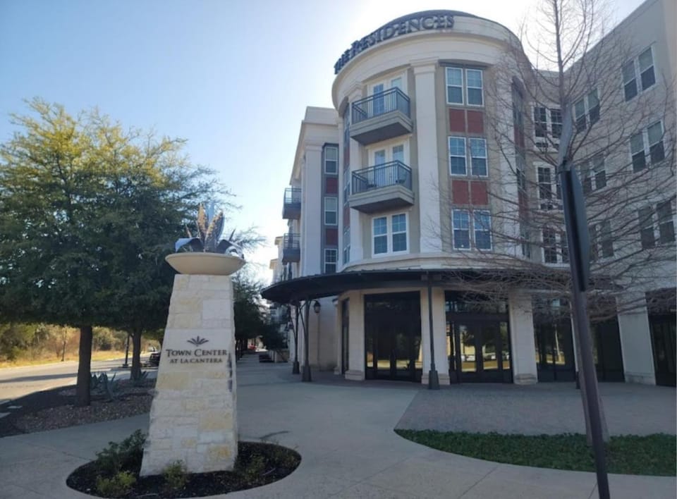 The Residences At La Cantera Apartment in San Antonio