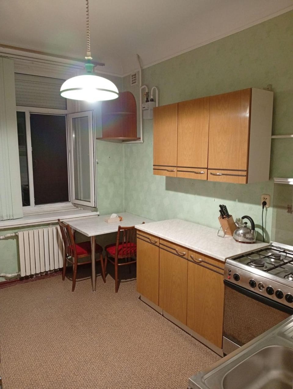 Kitchen or kitchenette, Dining area, stove