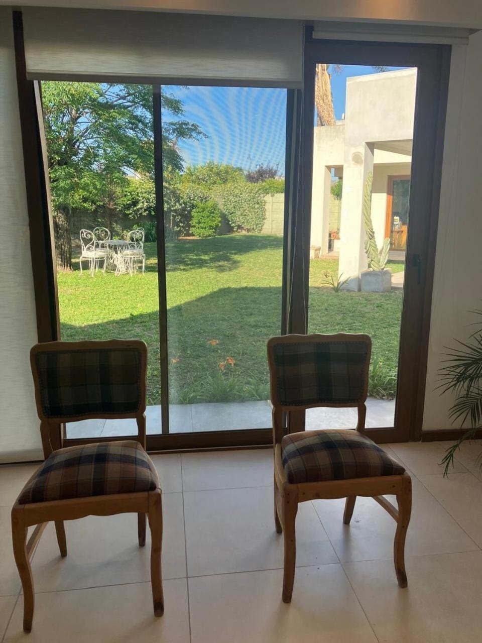 Patio, Living room