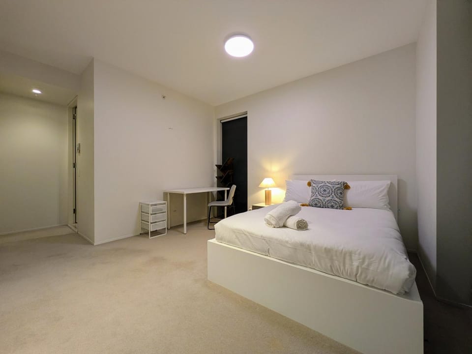 Urban Bliss 2BR Retreat - Views丨Comfort丨Parking Apartment in Surry Hills