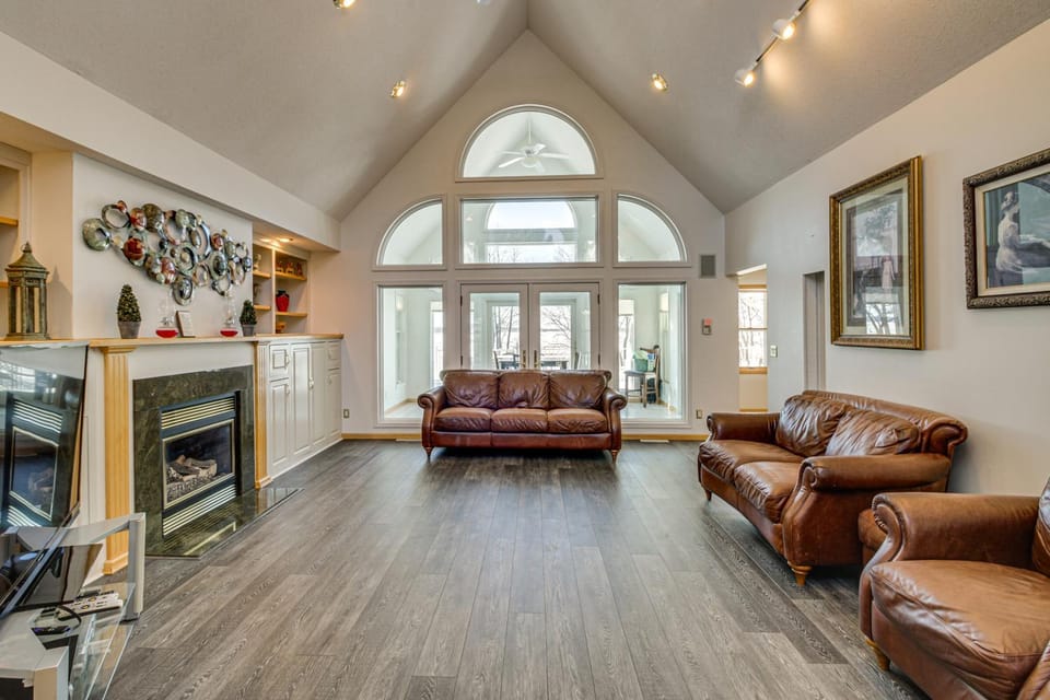 Waterfront Alexandria Gem: Family & Group Friendly House in Minnesota