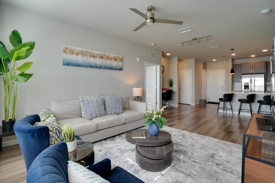 Pool Access! Luxe Condo 7 Mi to Coquina Beach House in Longboat Key