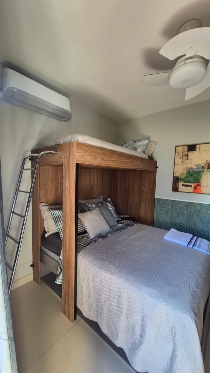 Bed, Photo of the whole room, Bedroom, bunk bed, air conditioner