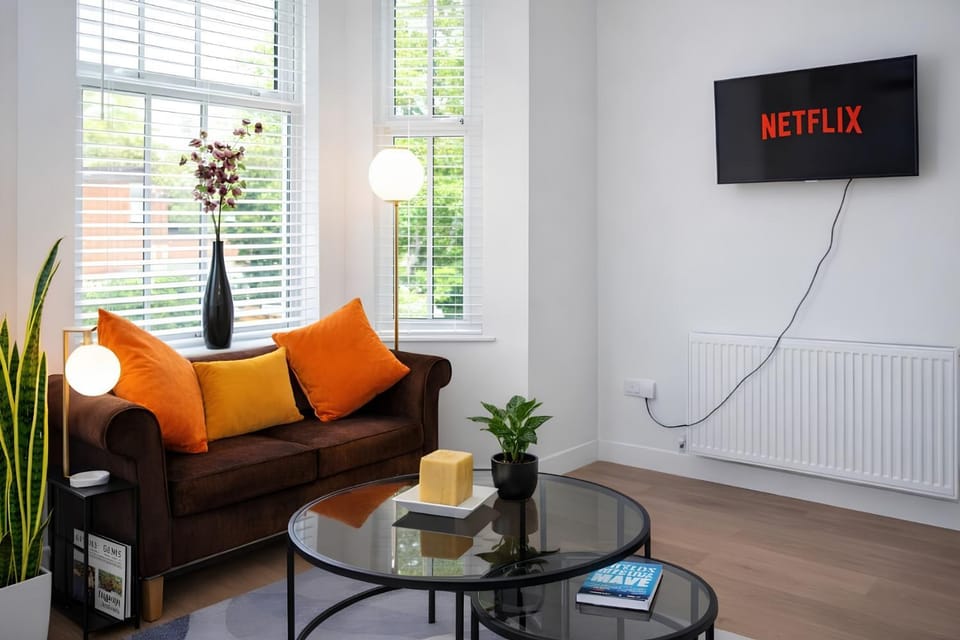 TV and multimedia, Living room, Seating area, internet