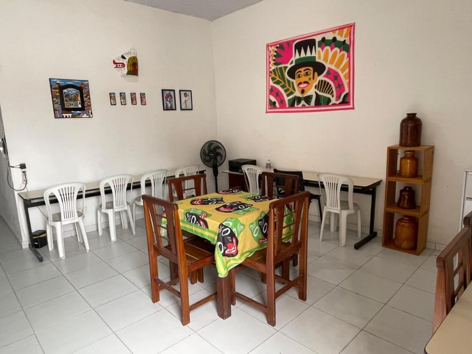 Restaurant/places to eat, Dining area