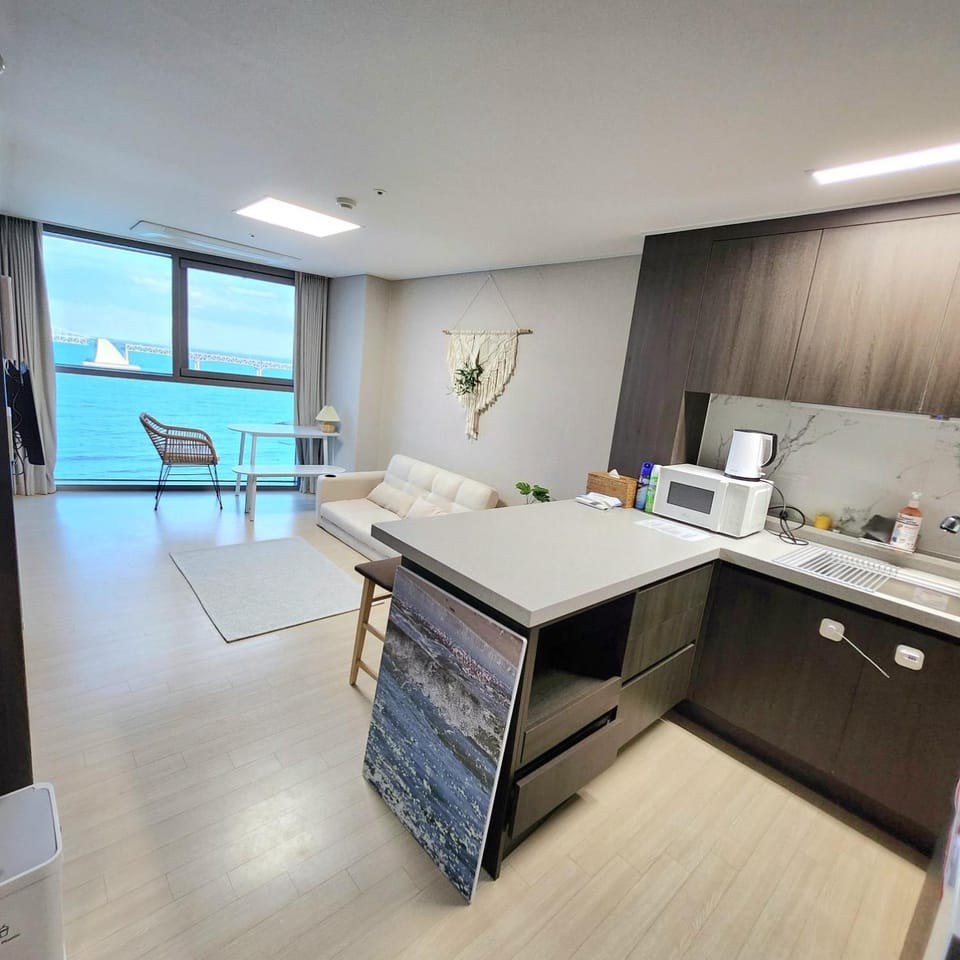 #Busan #Gwangalli #FriendsTrip #HighFloorView #GwanganBridge Apartment in Busan