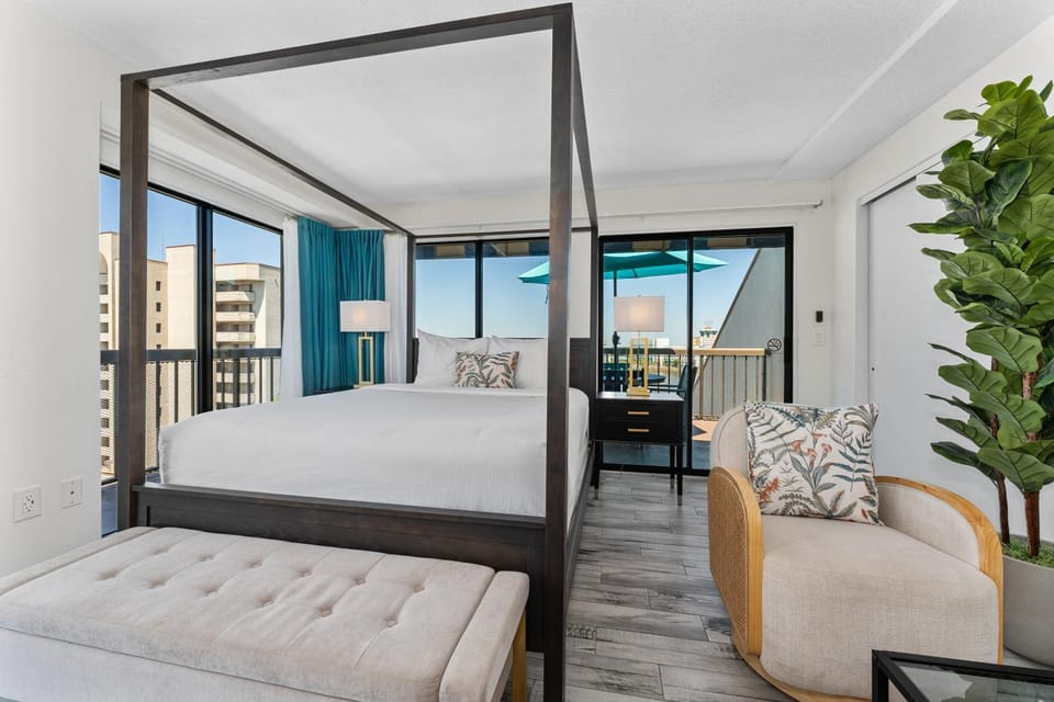 Bed, TV and multimedia, Photo of the whole room, Seating area, Bedroom, wardrobe