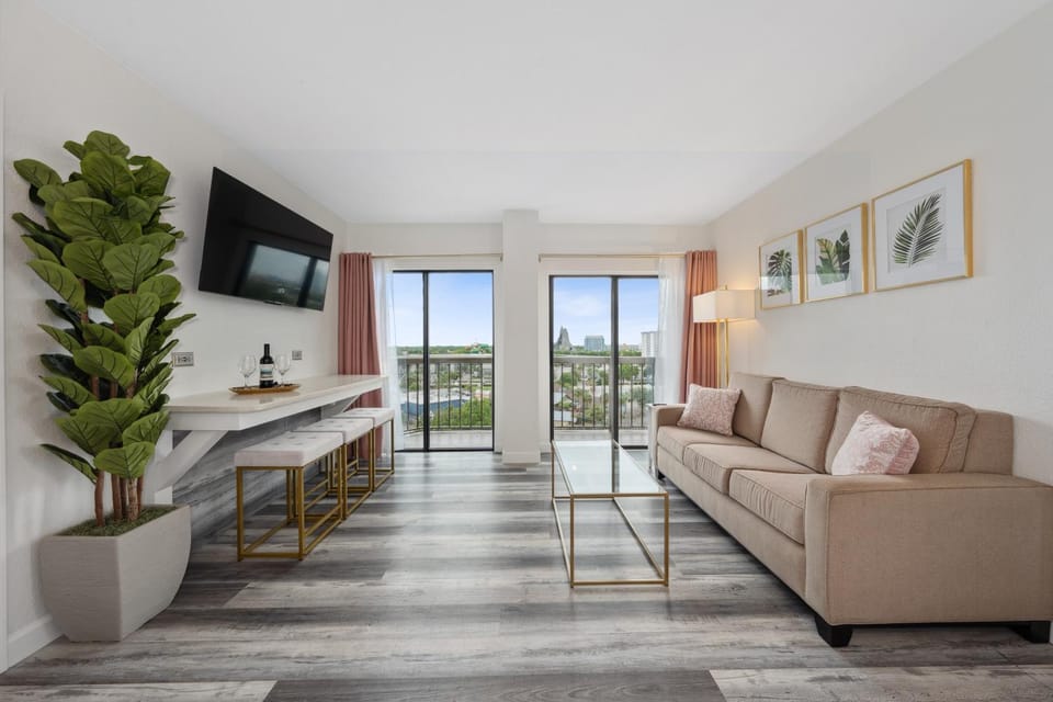 TV and multimedia, View (from property/room), Balcony/Terrace, Living room, Decorative detail, Seating area, Dining area