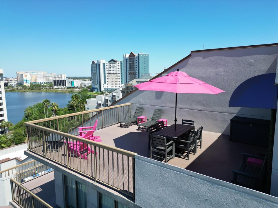 View (from property/room), Balcony/Terrace, Dining area