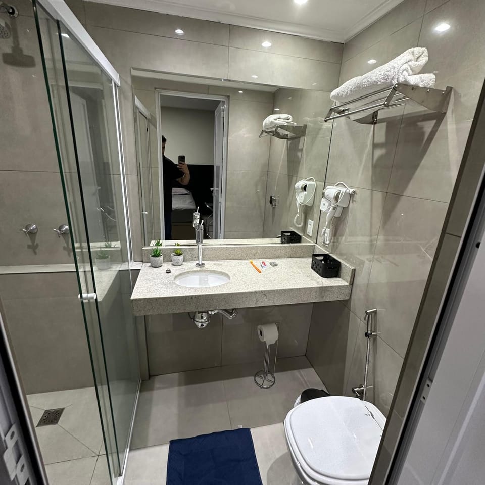 Shower, Bathroom, towels