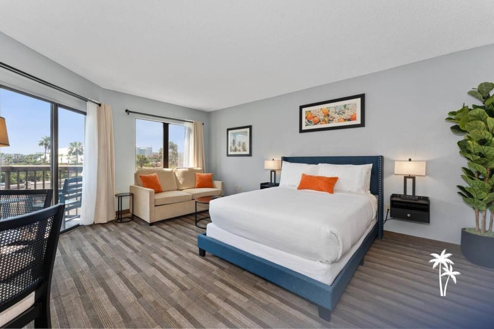 Superior Central Condo with Balcony 7 Min to Universal Apartment in Orlando