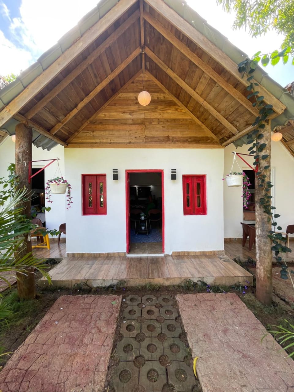 Property building, Facade/entrance, Day