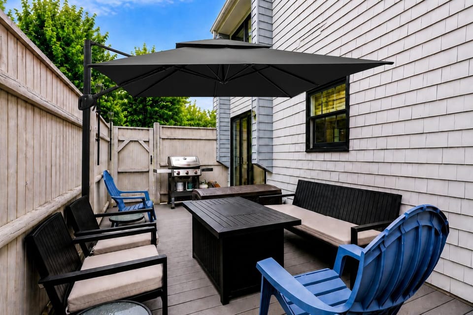 Patio, BBQ facilities, Seating area