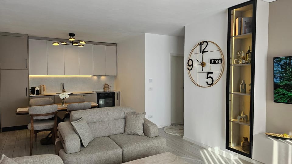 Kitchen or kitchenette, Dining area, kitchen