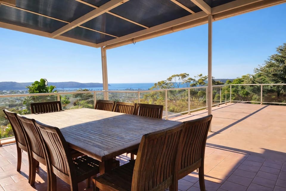 Resort Style Rock Pool Oasis House in Patonga