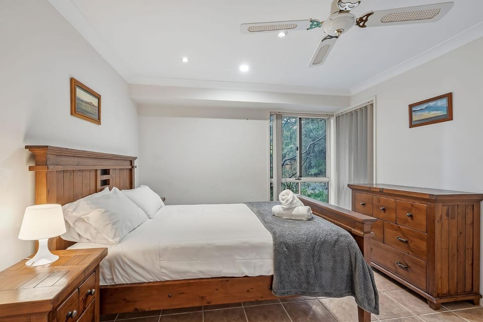Resort Style Rock Pool Oasis House in Patonga