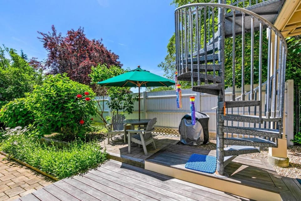 Tiny House Living + Parking | Near West End Beach House in Provincetown