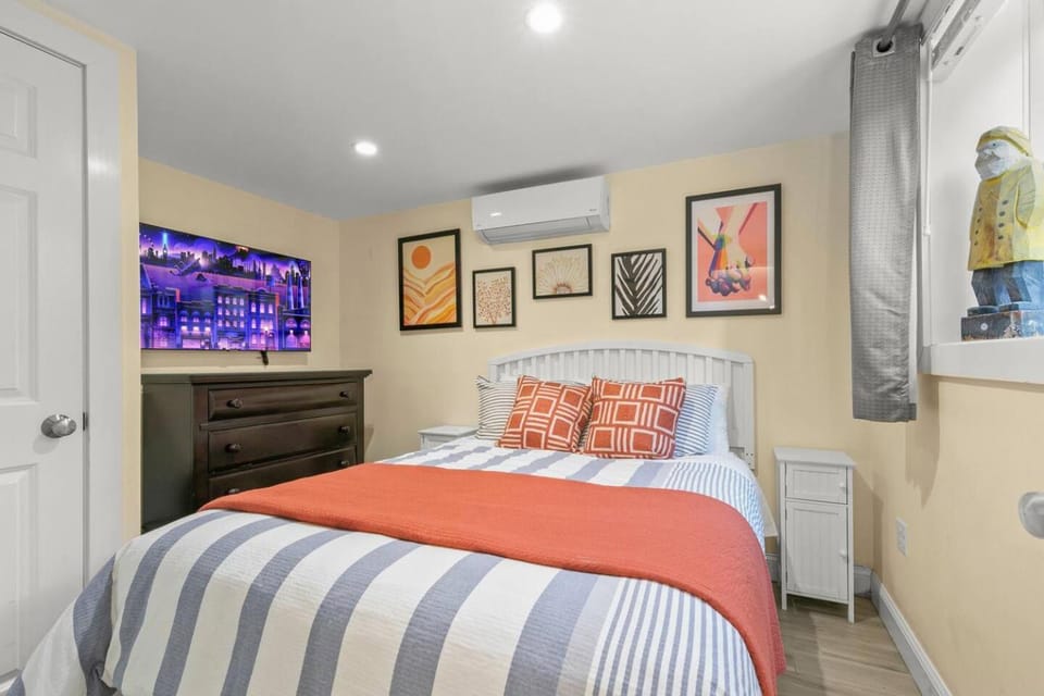Pet-Friendly Beachside Condo + Parking on Comm St Apartment in Provincetown