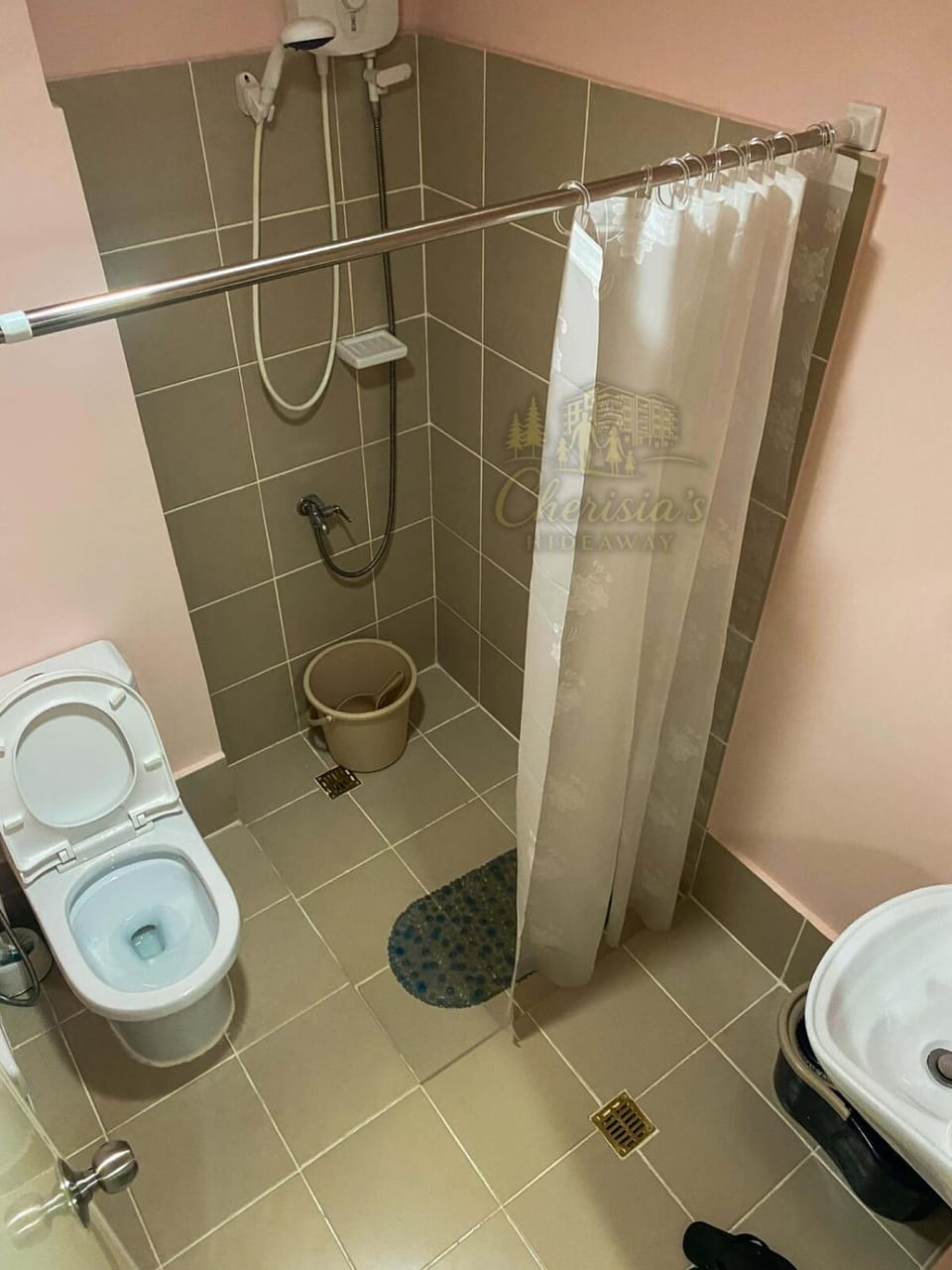 Shower, Toilet, Bathroom, bidet, towels