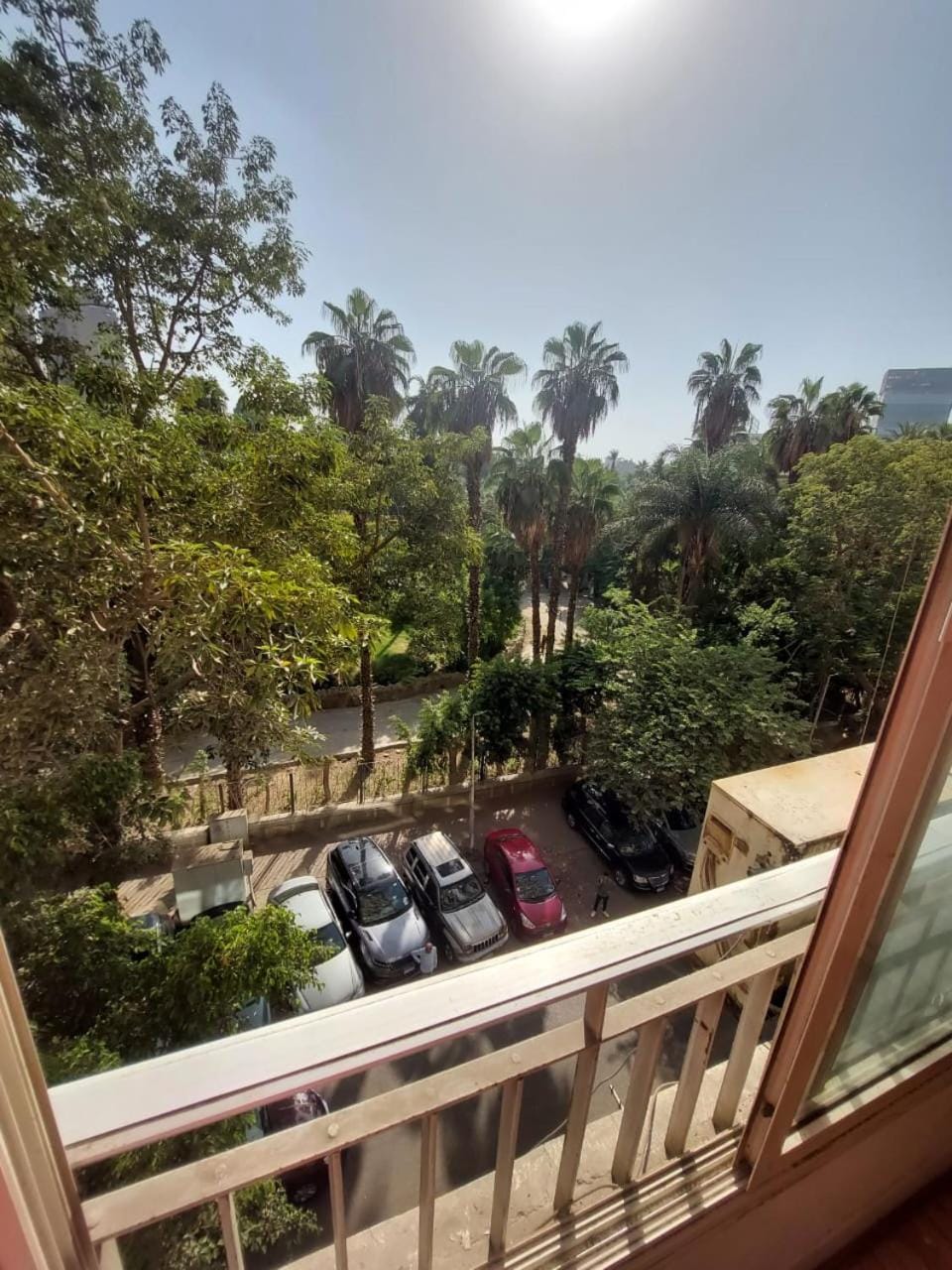 Cozy Queen bed room in zamalek with garden view and balcony Bed and Breakfast in Cairo