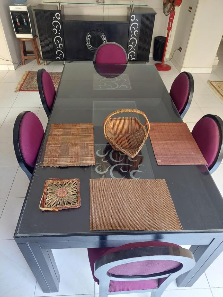 Cozy Queen bed room in zamalek with garden view and balcony Bed and Breakfast in Cairo