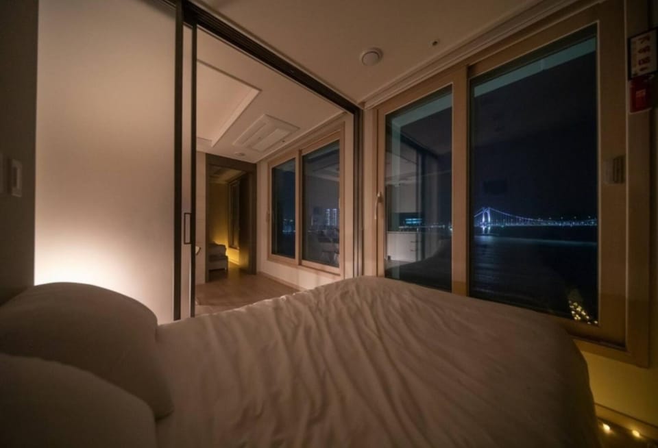 Busan#Gwangalli#광안대교#민락더마컷#핫플#풀오션뷰 Apartment in Busan