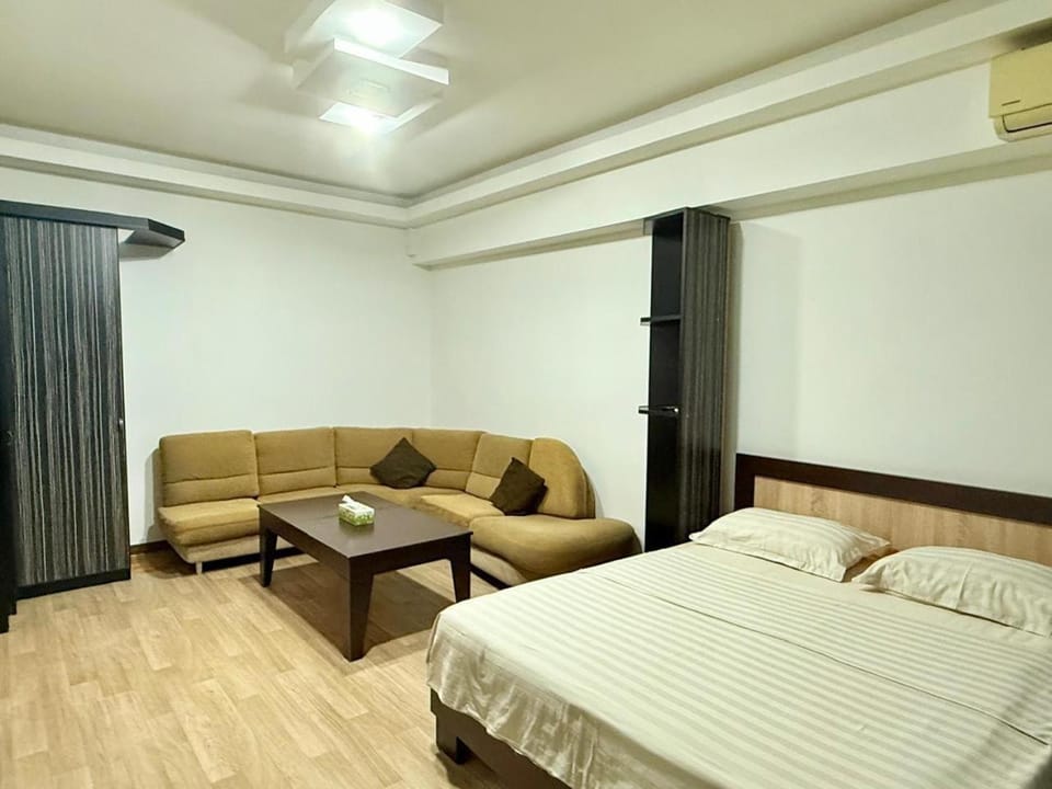 CITY CENTER Chic Living Stylish Studio Apartment with Open Balcony, Tumanyan street Apartment in Yerevan