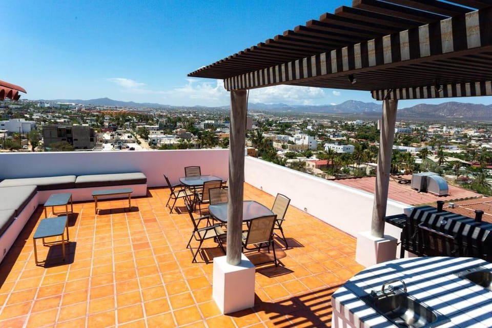 Day, BBQ facilities, Balcony/Terrace, Seating area, Dining area, Mountain view, Sea view