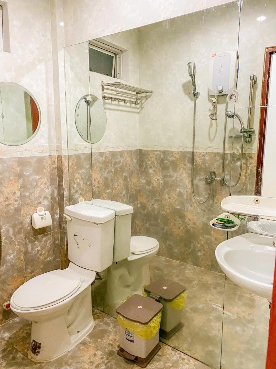Shower, Toilet, Bathroom, bidet