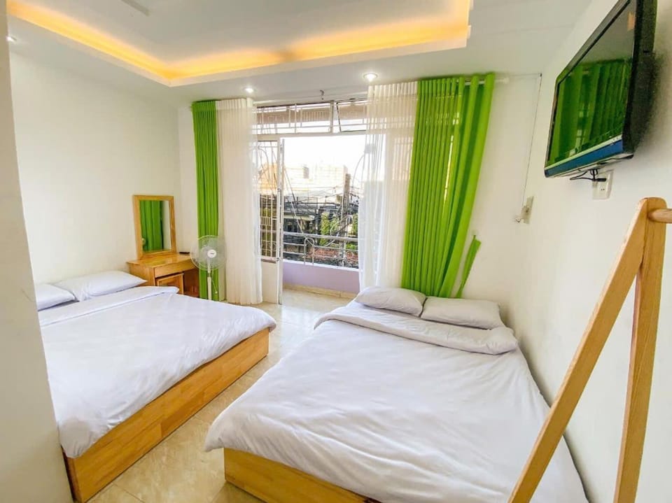TV and multimedia, Photo of the whole room, Bedroom