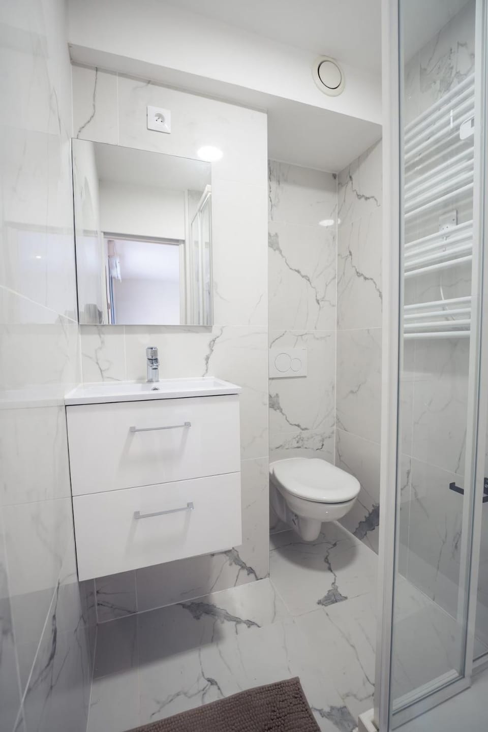 Shower, Toilet, Bathroom