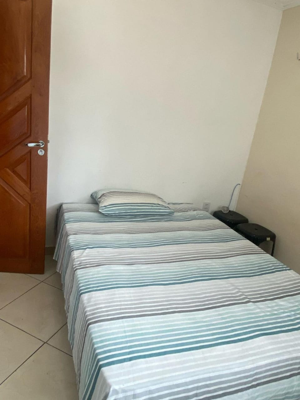 Bed, Bedroom, air conditioner