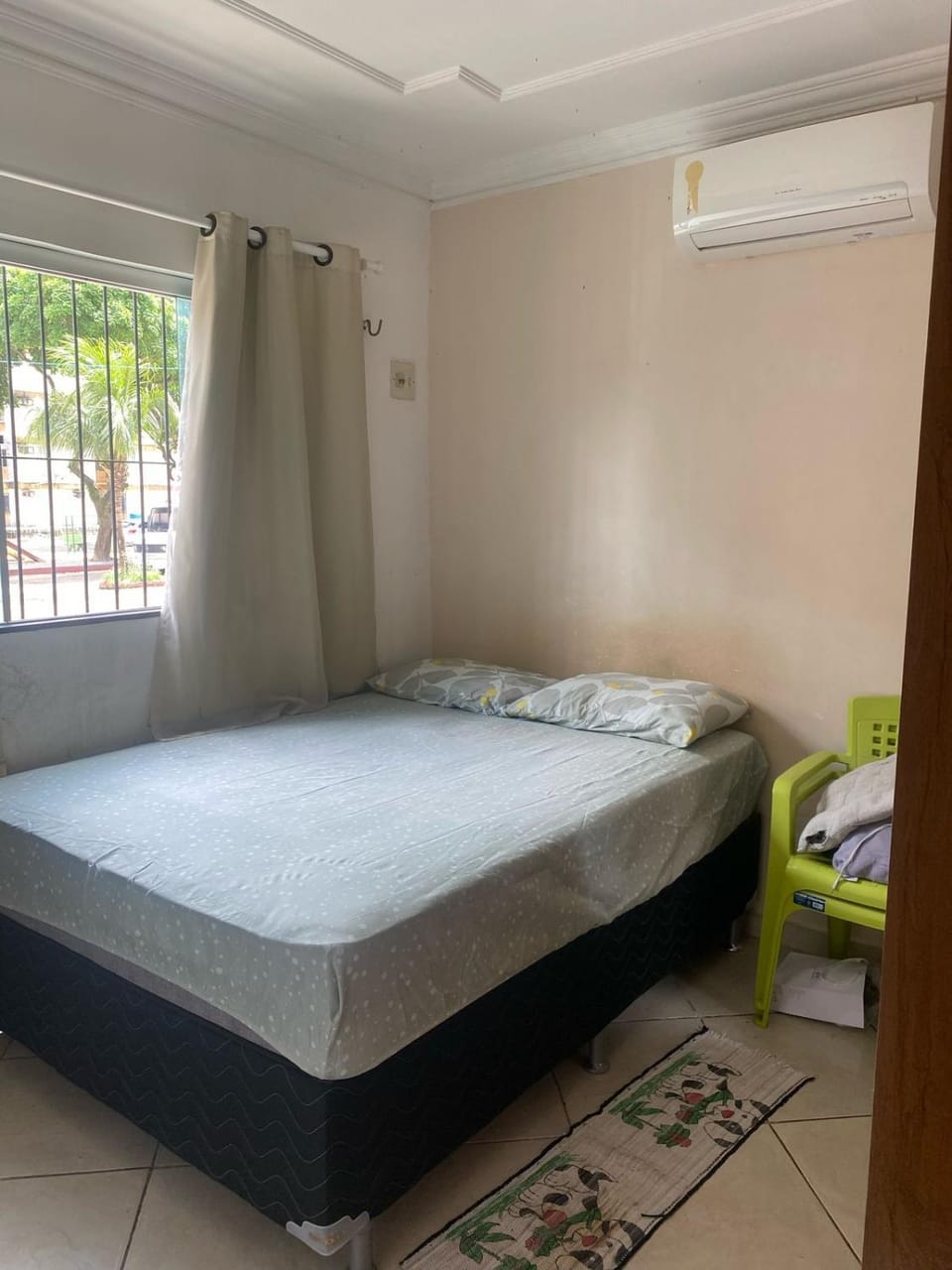 Bed, Bedroom, air conditioner