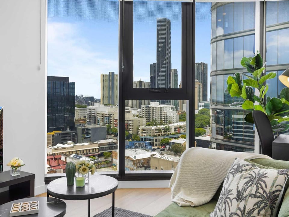 Valley Getaway - Rooftop Pool - Parking - Sleeps 6 Apartment in Brisbane