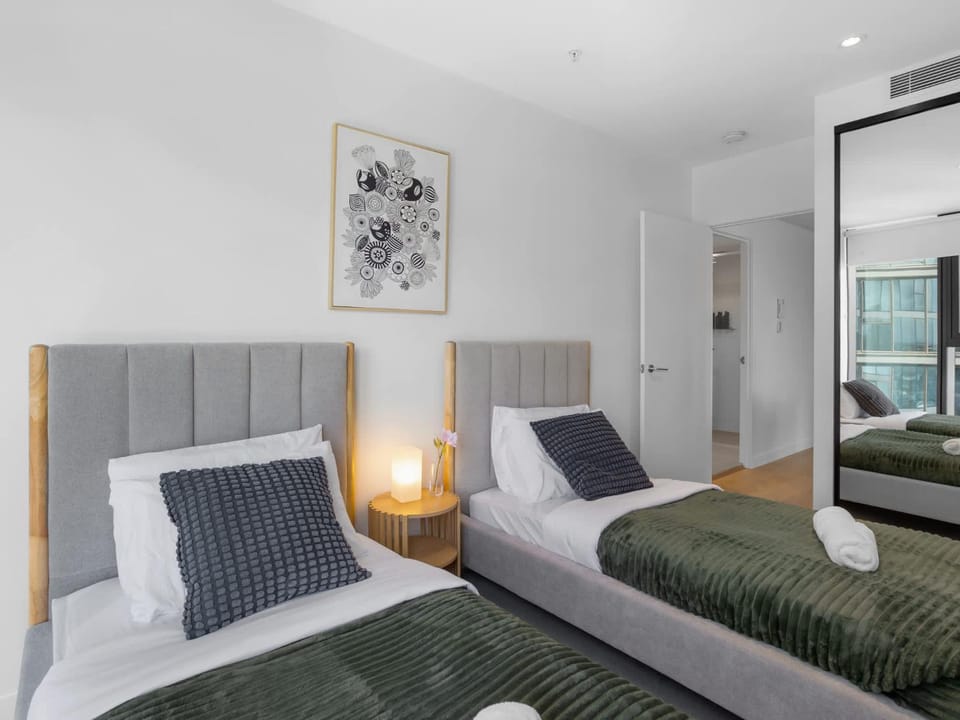 Valley Getaway - Rooftop Pool - Parking - Sleeps 6 Apartment in Brisbane