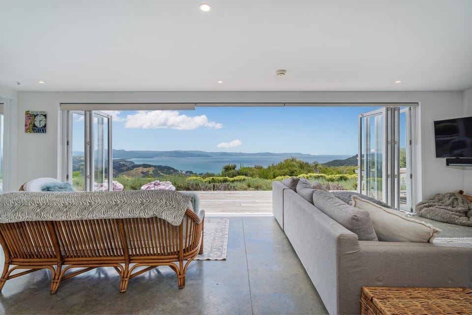 Natural landscape, TV and multimedia, View (from property/room), Balcony/Terrace, Living room, Seating area, Mountain view