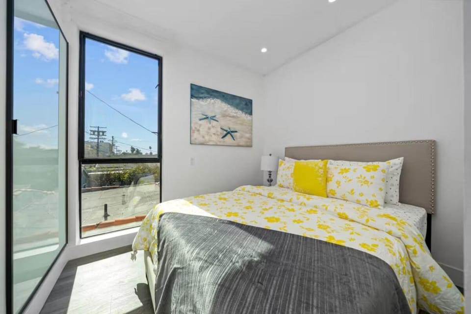 2BR 2BA Villa in Melrose with Free Parking Villa in West Hollywood