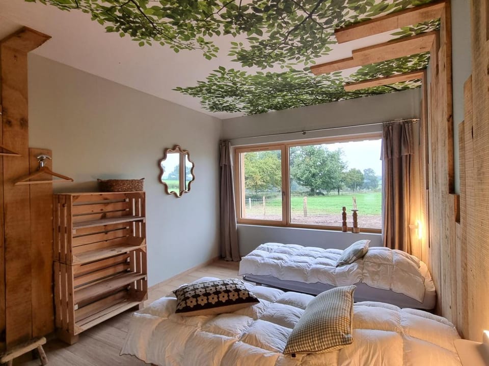 Gîtes spacieux avec piscine privative, sauna, animaux acceptés et parking, jusqu'à 18 personnes - FR-1-496-382 House in Auvergne-Rhône-Alpes