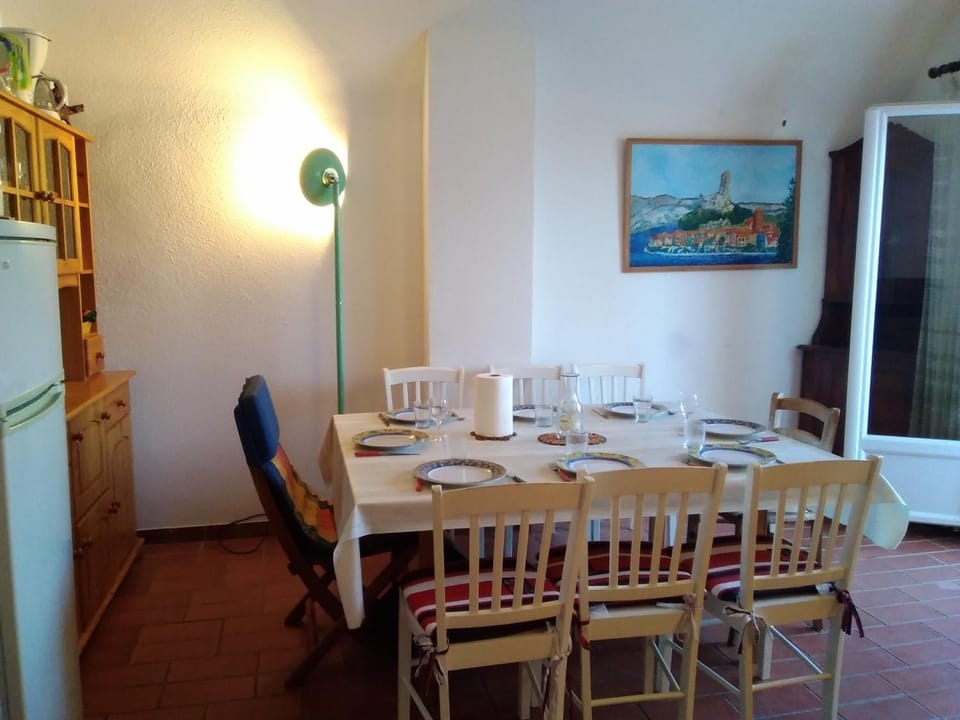 Villa T4 8 pers proche plage Grazel, parking privé et terrasse - FR-1-796-98 Villa in Gruissan