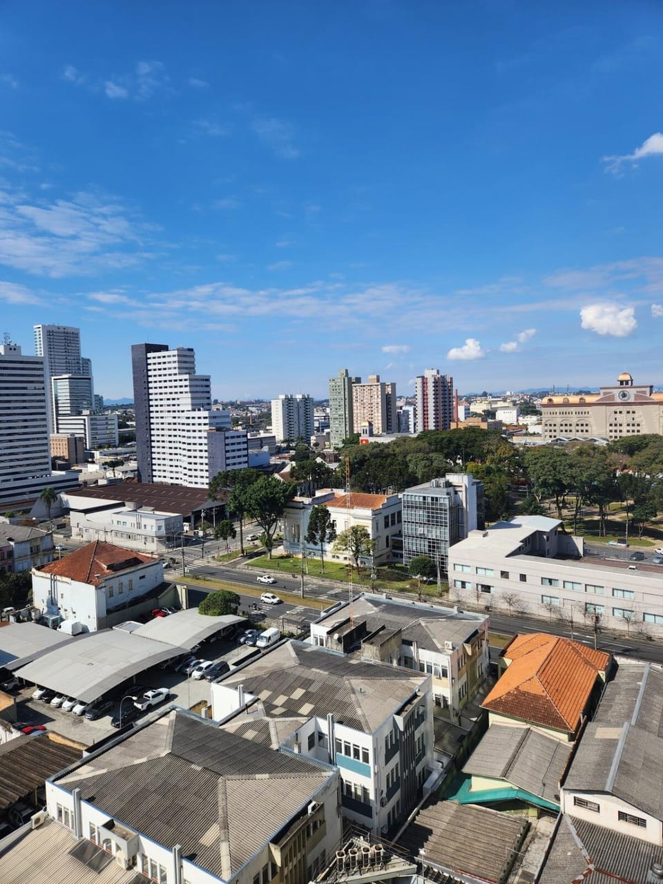Studio moderno com cara de casa Apartment in Curitiba