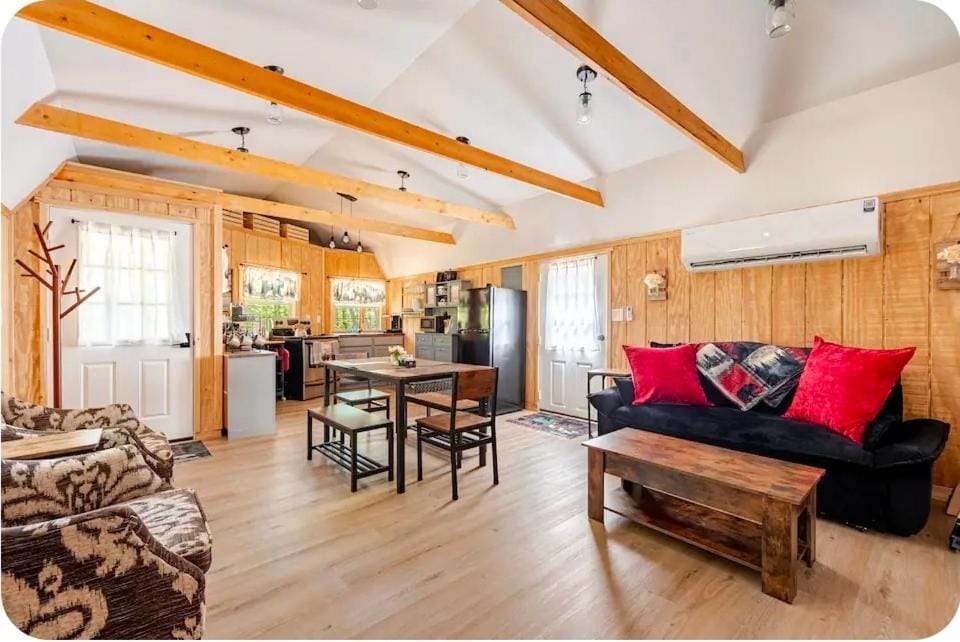 Living room, Seating area, Dining area