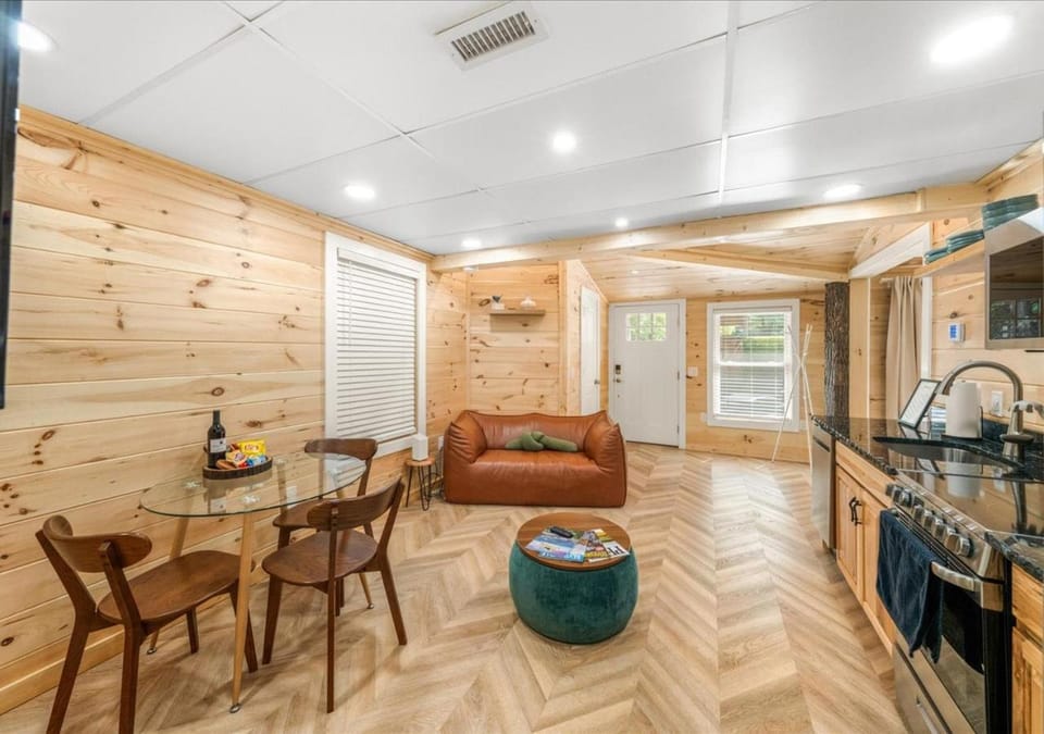 Kitchen or kitchenette, Living room, Dining area