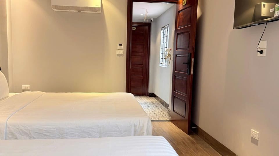 Bed, View (from property/room)