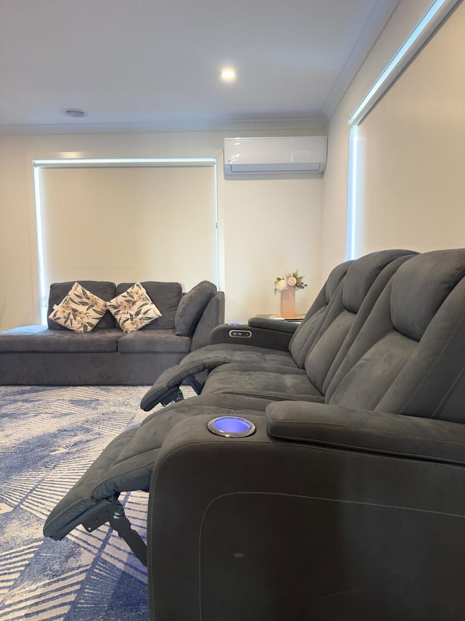 3-Bedroom Modern Home in Clyde North Villa in Melbourne