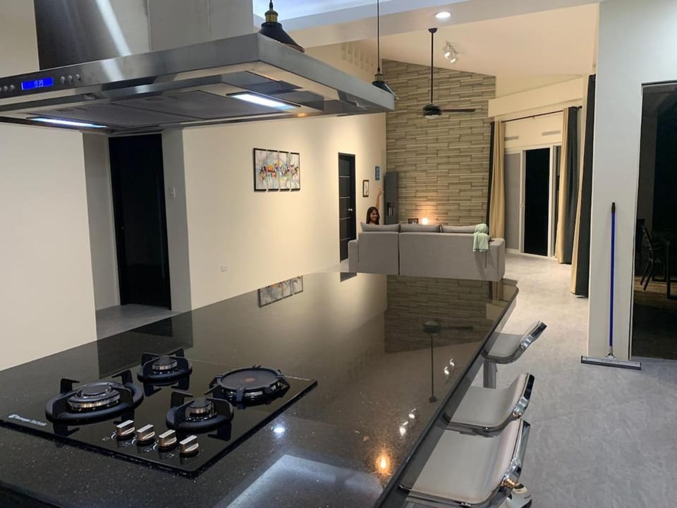 Modern house San Rafael House in Calabarzon