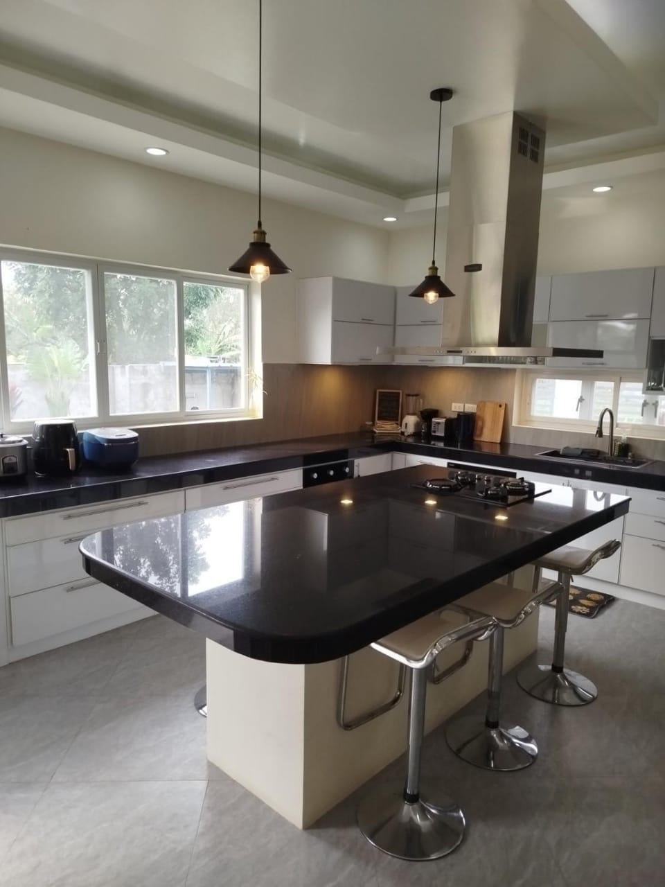 Modern house San Rafael House in Calabarzon