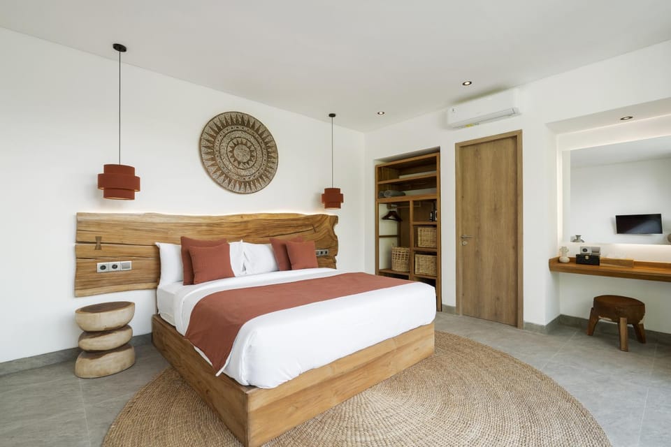 Bed, TV and multimedia, Bedroom